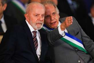 O presidente da República Luiz Inácio Lula da Silva ( PT) e o ministro José Múcio Monteiro (Defesa)