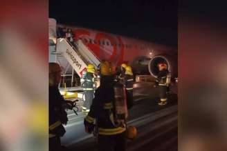 Avião da Gol colidiu com carro de manutenção no aeroporto Galeão, no Rio