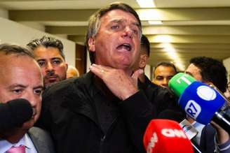 O ex-presidente Jair Messias Bolsonaro ( PL) em coletiva no Senado horas antes de ser denunciado pela PGR.