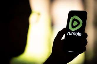 Rumble funciona de forma parecida ao YouTube
