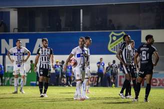 Ademilson com a camisa do Água Santa