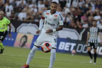 Neymar, do Santos, na partida entre a Inter de Limeira e Santos pela 12ª rodada do Campeonato Paulista 2025, neste domingo (23), no Estádio Major Jose Levy Sobrinho, em Limeira