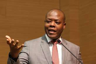 O ministro dos Direitos Humanos e Cidadania, Silvio Almeida, fala durante cerimônia de assinatura de acordo de cooperação para implementação do Memorial da Luta pela Justiça, na sede da Ordem dos Advogados do Brasil.