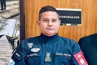 O tenente-coronel da Polícia Militar Carlos Vidal Martin da Silva, de 52 anos, foi morto na tarde desta terça-feira, 25, após entrar em uma loja de bebidas sem notar que uma tentativa de assalto estava em andamento no local.
