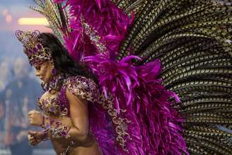 Cida Araújo no desfile da Gaviões da Fiel