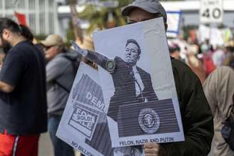 Empresa de Elon Musk enfrenta protestos nos EUA e na Europa.