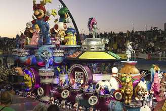 Mario ganhou carro alegórico no desfile da Rosas