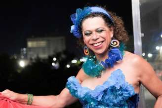 Megg Rayara caiu de carro alegórico em desfile da Paraíso do Tuiuti