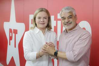 Humberto Costa assume liderança do PT