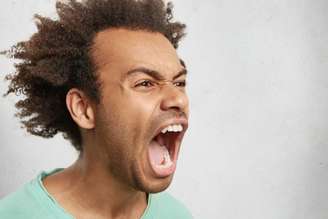 Soltar palavrões pode ser benéfico para a saúde, diz estudo