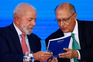 Lula se reúne com Alckmin e outros ministros para discutir tarifas de Trump sobre o aço e o alumínio do Brasil