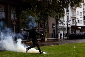 Cena de protesto na Argentina nesta quarta-feira, 12