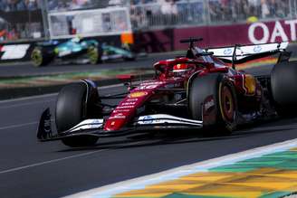 Charles Leclerc faz o melhor tempo no TL2 em Melbourne