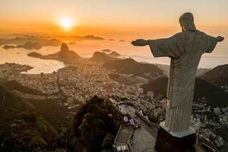 Cristo Redentor, que fica no morro do Corcovado, é um dos pontos turísticos mais visitados do Rio