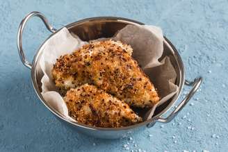 Frango crocante com crosta de quinoa