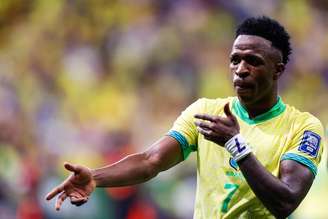 Vinícius Júnior comemora gol da vitória do Brasil sobre a Colômbia, em Brasília.