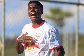 Filipinho, jogador do time sub-20 do Red Bull Bragantino. 