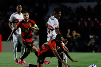 Luiz Gustavo no jogo contra o Sport pelo Brasileirão