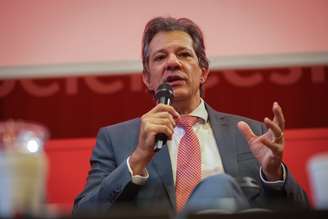Ministro da Fazenda Fernando Haddad em conferência na Europa.