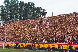 Torcida do Vitória. 