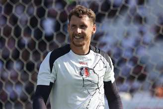 Deivity em ação pelo Santa Cruz. 