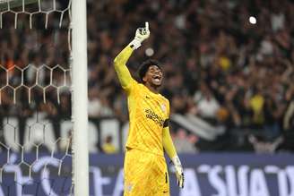 Hugo Souza tem lesão constatada e deve perder até oito jogos.