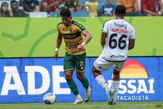 Railan em atuação pelo Cuiabá. 