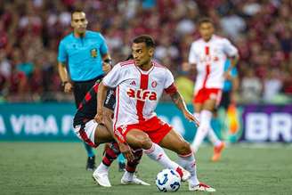 Alan Patrick (Internacional) durante jogo contra o Flamengo, no dia 29.03.2025 