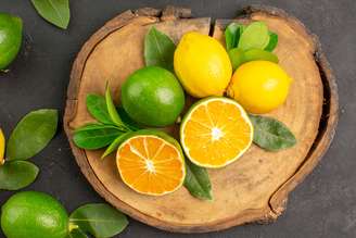Conheça os benefícios nutricionais da laranja e do limão