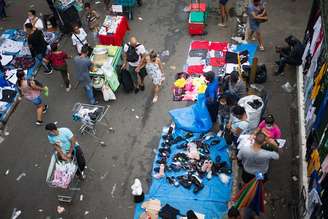 Vendedores ambulantes no Brás, na região central de São Paulo: senegalês foi baleado por policial e morreu, na tarde desta sexta-feira.
