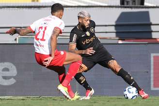 Red Bull Bragantino vence o Botafogo pelo Brasileirão. 