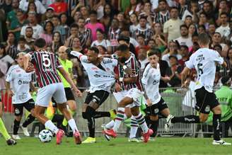 Neymar contra o Fluminense