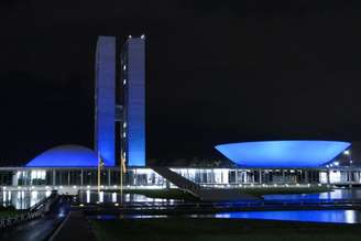 Iluminação do prédio do Congresso celebrou o Dia de Conscientização sobre o Autismo 