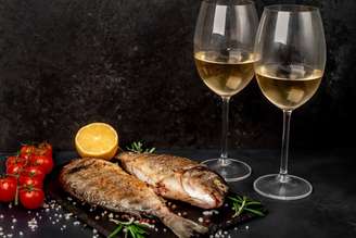 A combinação de peixe com vinho torna o almoço da Sexta-Feira Santa especial