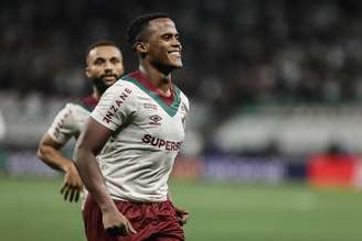 Em jogo morno, Fluminense vence o Corinthians na Neo Química Arena pelo Brasileirão. 