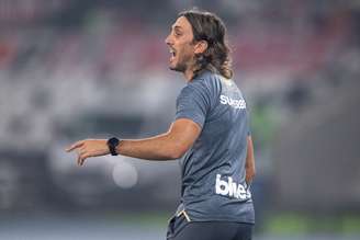 Zubeldía vive momento delicado no São Paulo