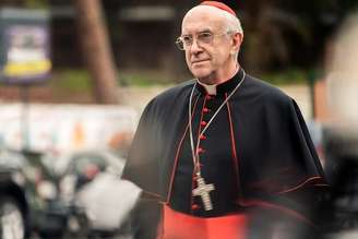 Jonathan Pryce em 'Dois Papas'
