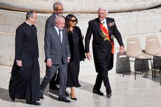 Lula e Janja chegam para o funeral do papa Francisco 