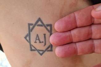 Homem foi forçado a tatuar iniciais dos patrões em MG