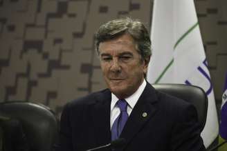 Fernando Collor, então presidente da Comissão de Relações Exteriores do Senado, participa de reunião de parlamentares do Brasil e da Argentina