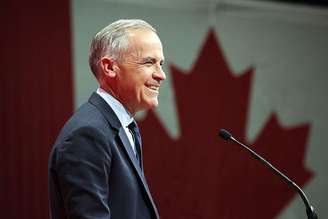 "O presidente Trump está tentando nos destruir para que os Estados Unidos possam nos possuir. Isso nunca acontecerá", disse Mark Carney após vitória
