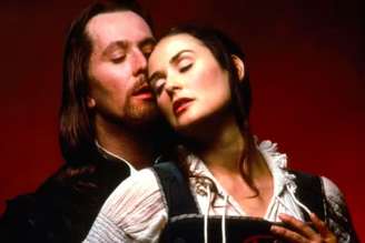 Gary Oldman e Demi Moore em 'A Letra Escarlate' (1995)