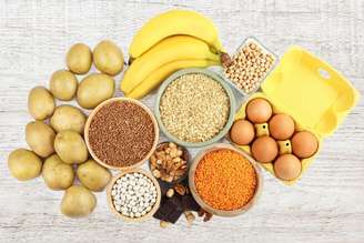 A alimentação desempenha um papel decisivo na manutenção da energia ao longo do dia