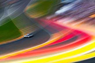 Peugeot #93 contornando a Eau Rouge durante as 6 Horas de Spa de 2024