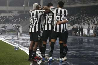 Botafogo comemorando a goleada sobre o Internacional 