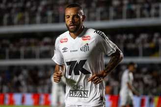 Guilherme (Santos) durante jogo contra o CRB, no dia 01.05.2025 