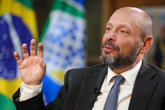 41 entidades terão 15 dias úteis para provar vínculo ou realizar ressarcimento, diz presidente do INSS