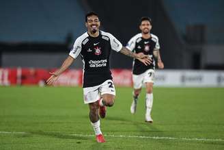 Matheus Bidu, comemora ao marcar o gol do Corinthians . (Photo by Guillermo Legaria/Getty Images)