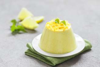 Pudim cremoso de limão