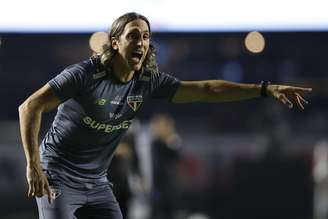 Zubeldía, treinador do São Paulo (Photo by Miguel Schincariol/Getty Images)